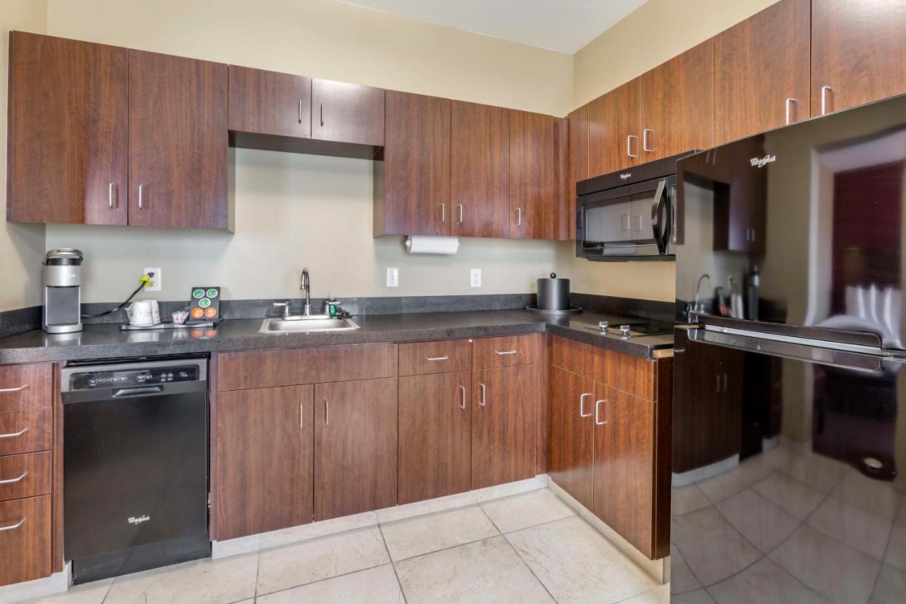 Queen Suite with Sofa Bed - Non-Smoking at Best Western Plus Chandler Hotel & Suites