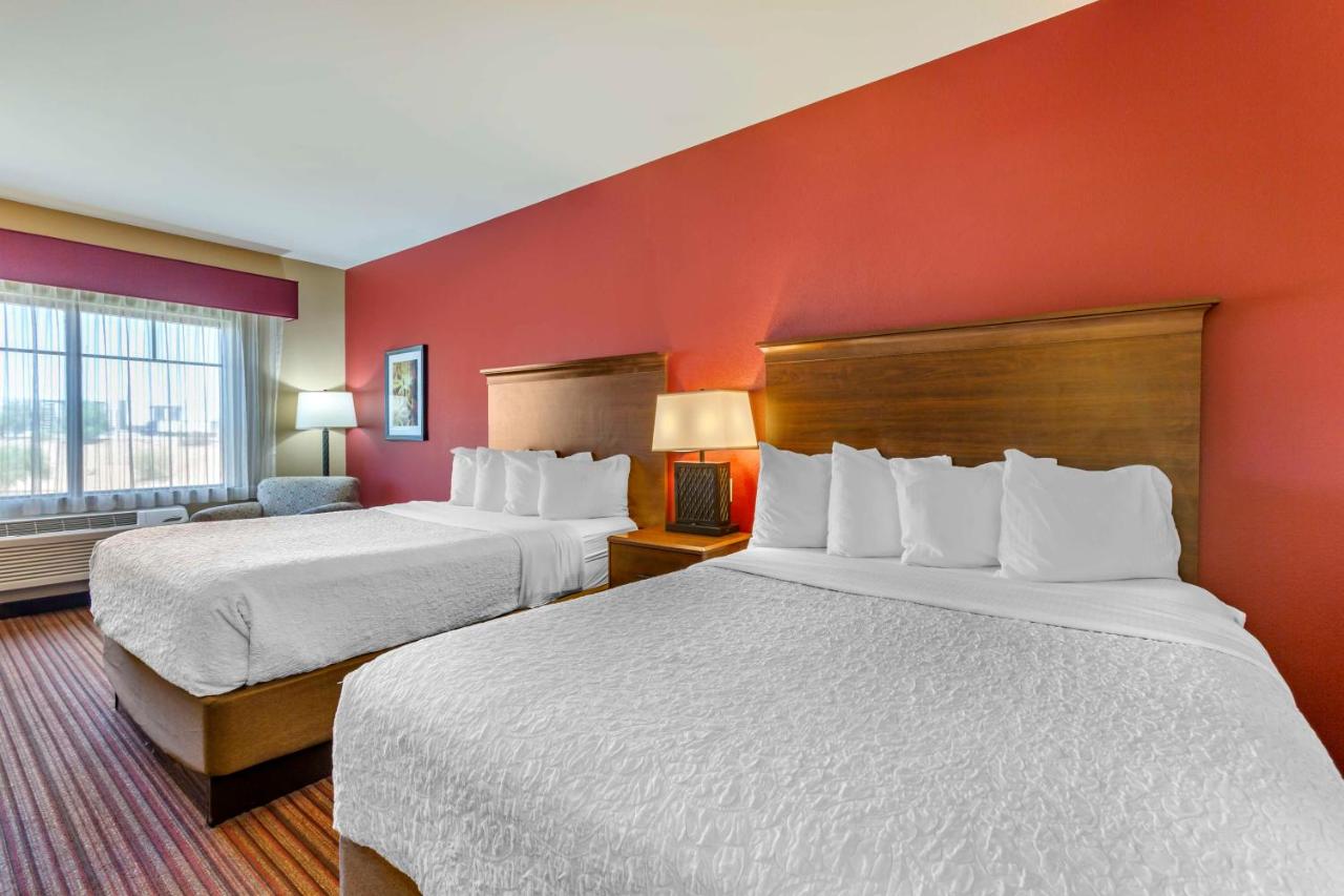 Queen Suite with Bathtub - Disability Access at Best Western Plus Chandler Hotel & Suites