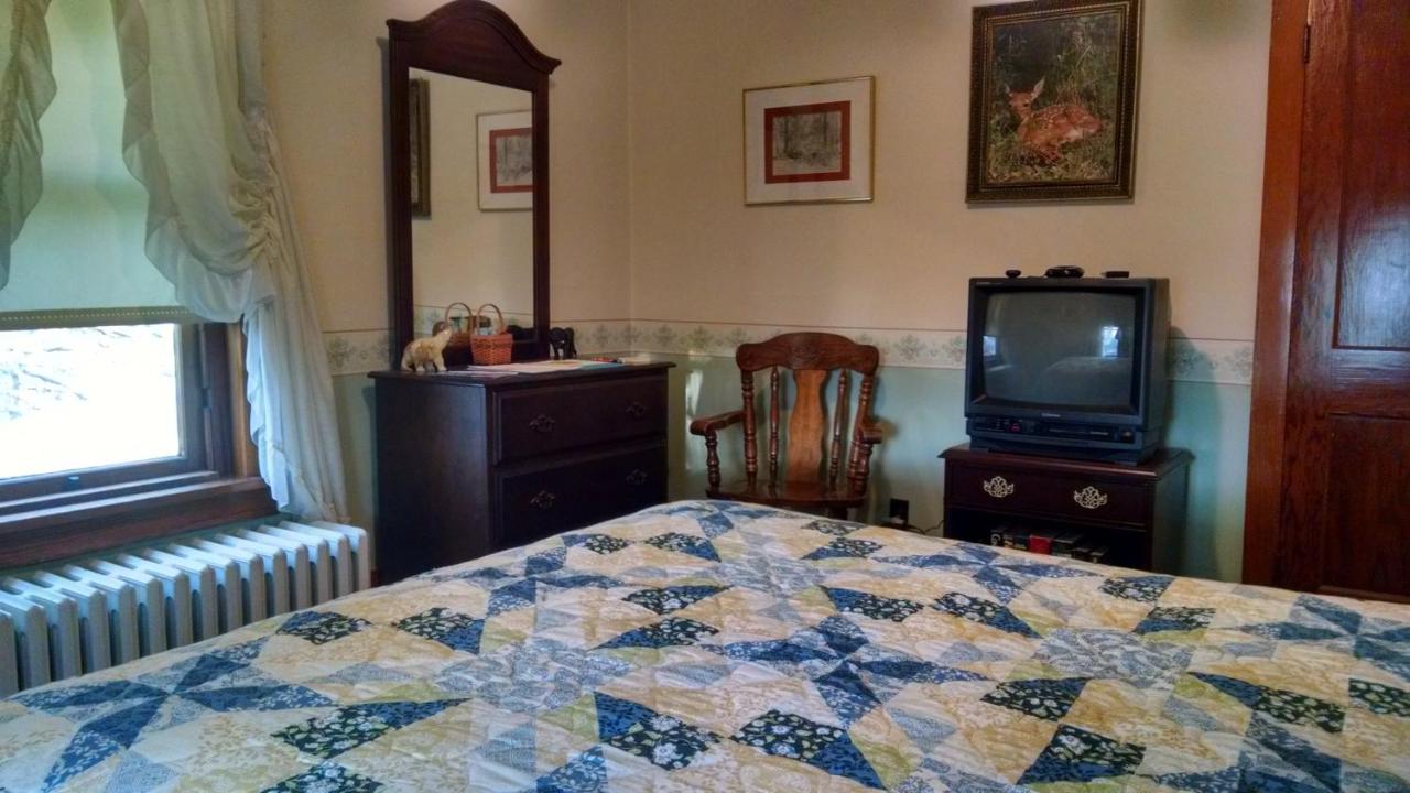 | Fish & Loaves Bed and Breakfast