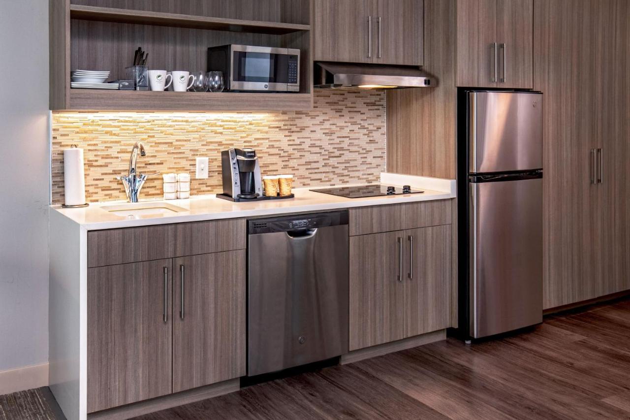  | Element Hampton Peninsula Town Center
