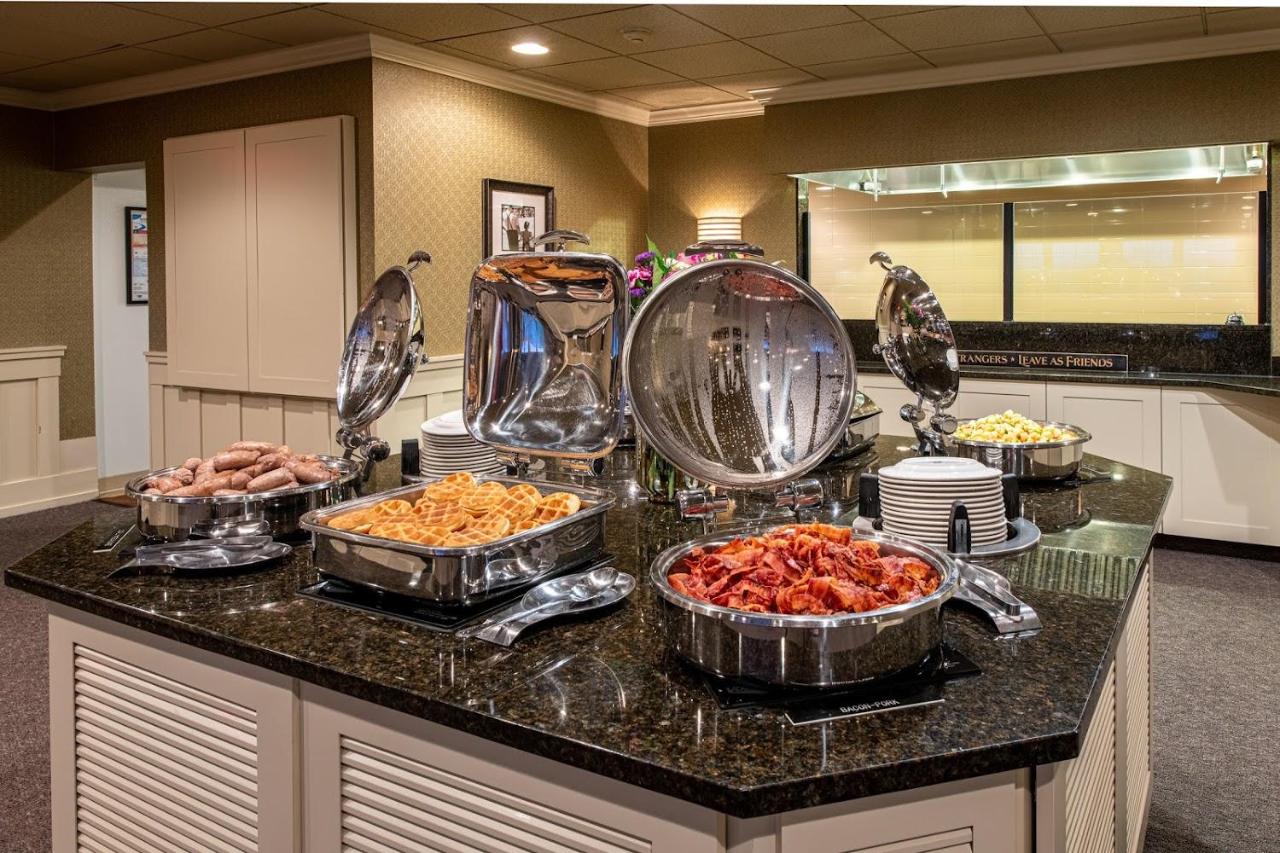 | Amish View Inn & Suites