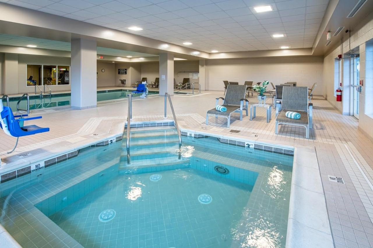 | Amish View Inn & Suites