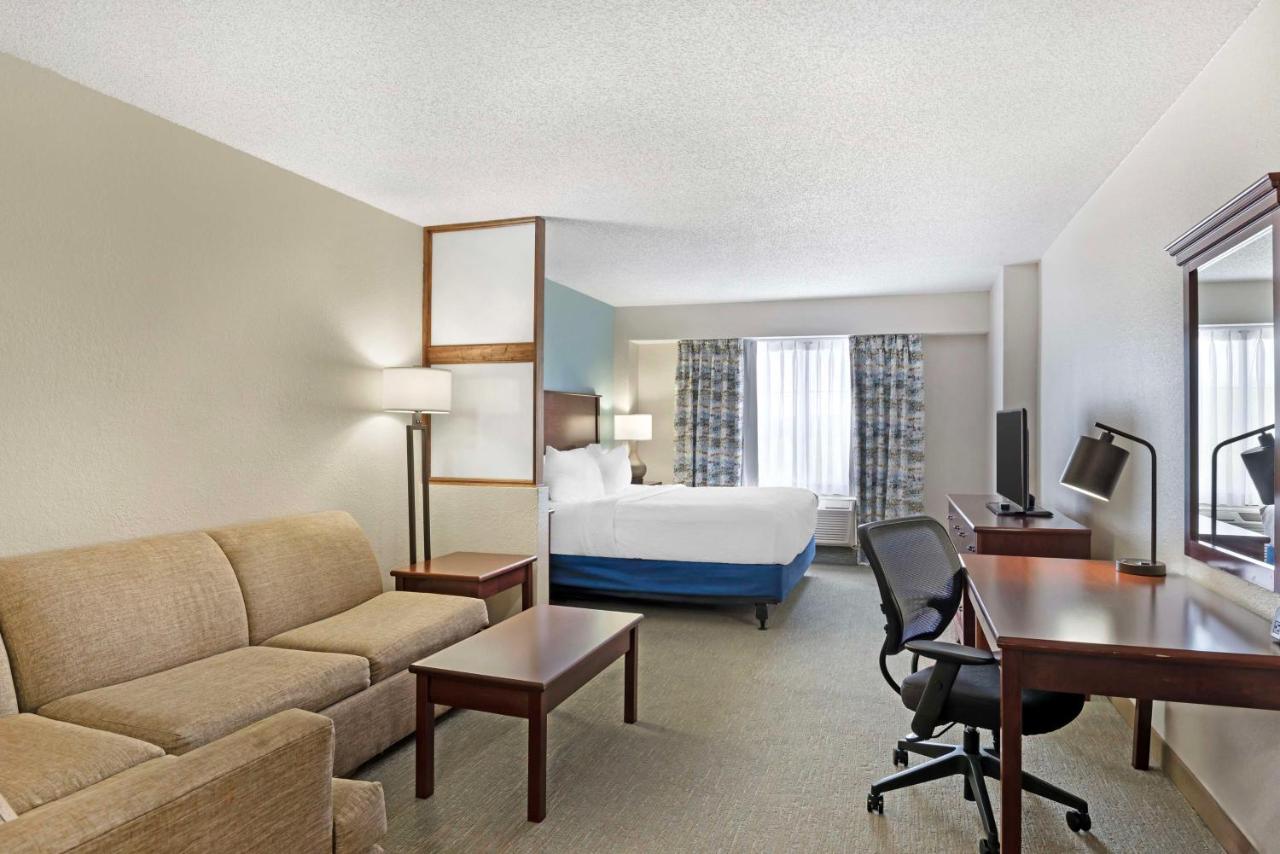  | Best Western Plus Crossroads Inn & Suites