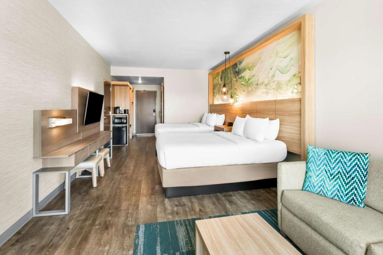 Suite with Two Queen Beds and Communication Assistance at Best Western Plus Settlers Point