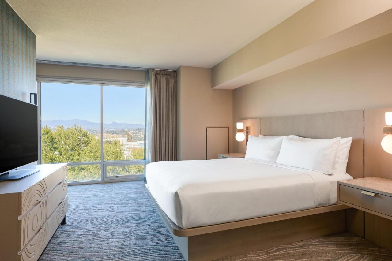 Executive Suite, 1 King at Renaissance ClubSport Aliso Viejo Laguna Beach Hotel