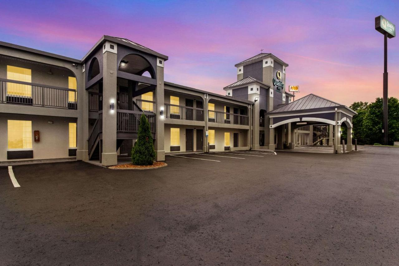| Quality Inn - White House