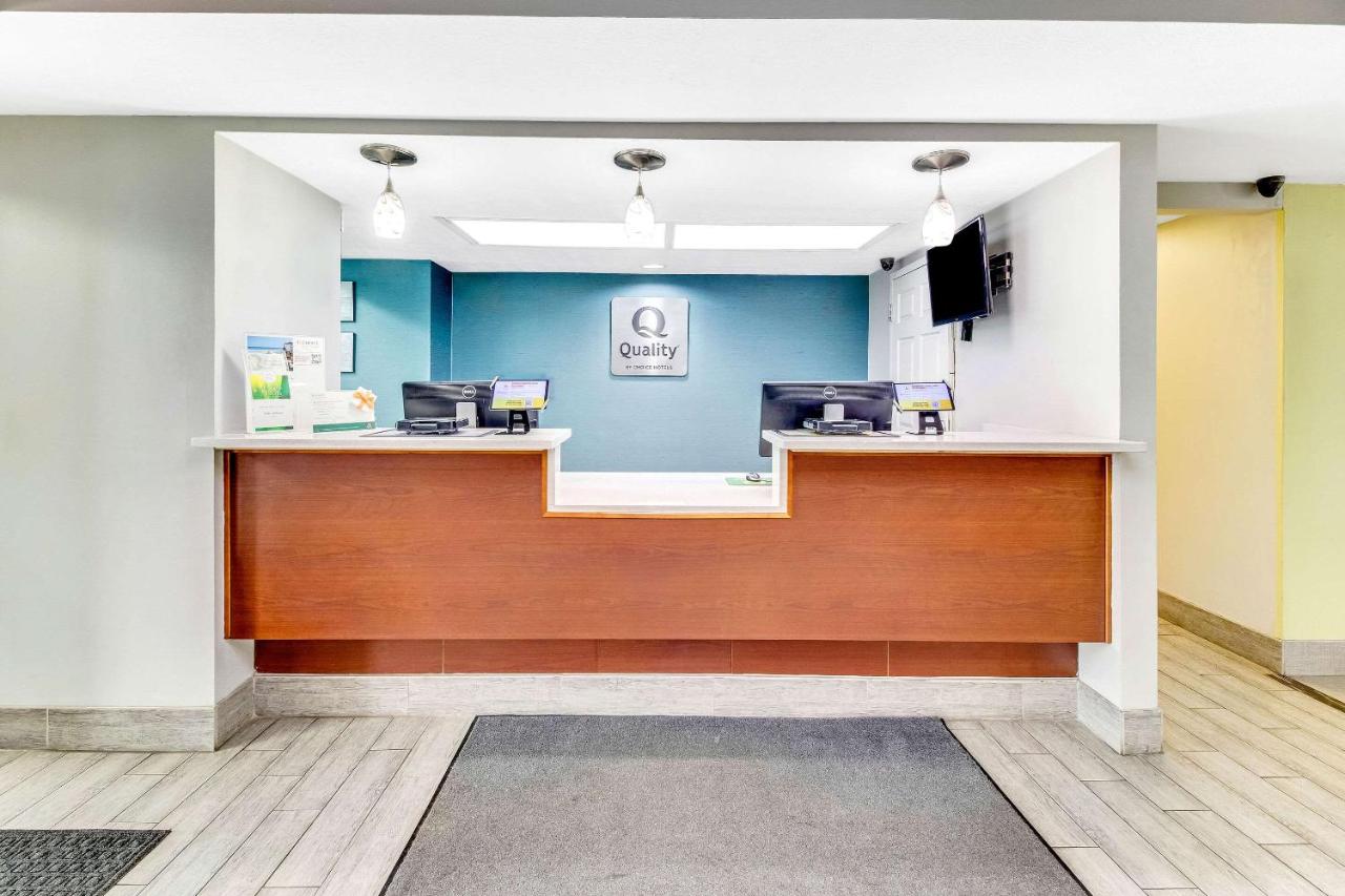 | Quality Inn - White House