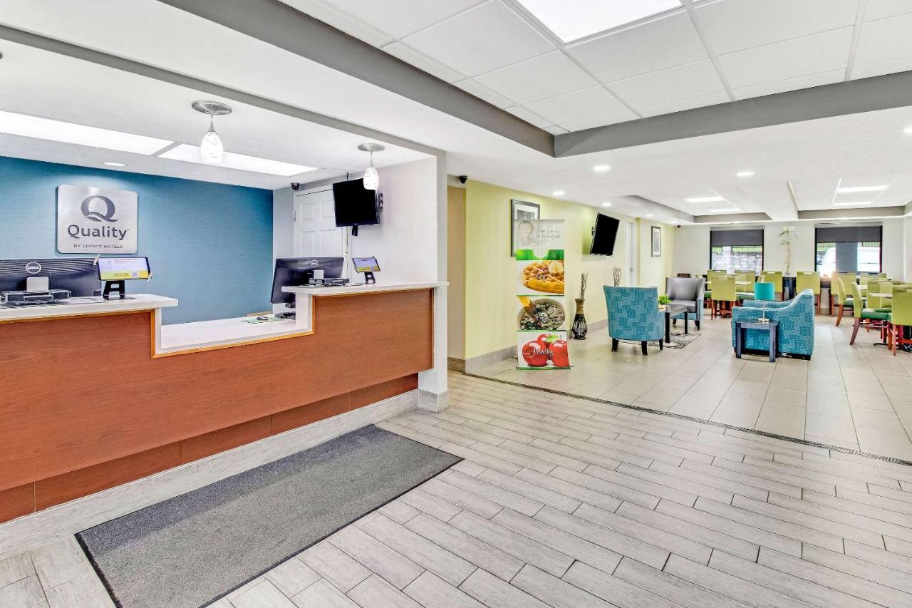 | Quality Inn - White House