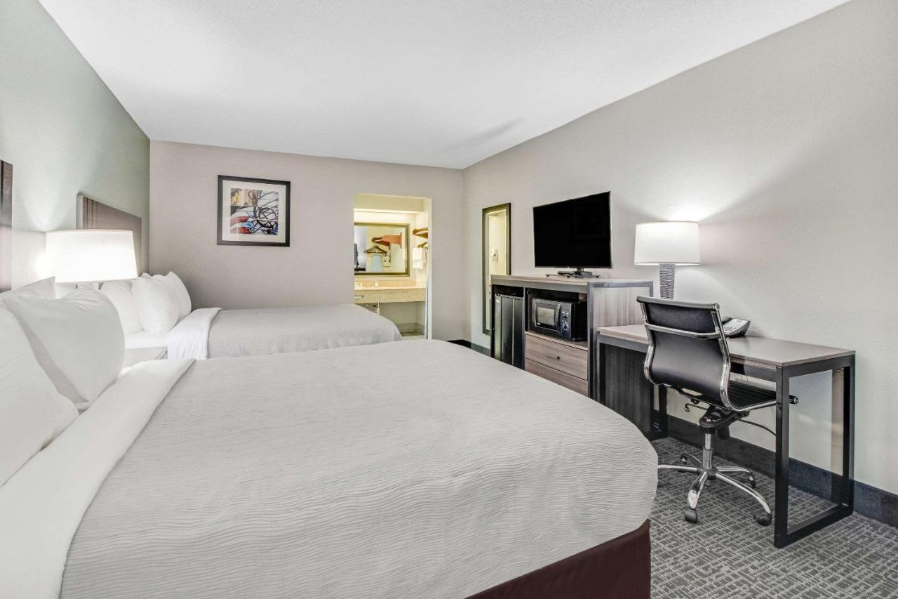 | Quality Inn - White House