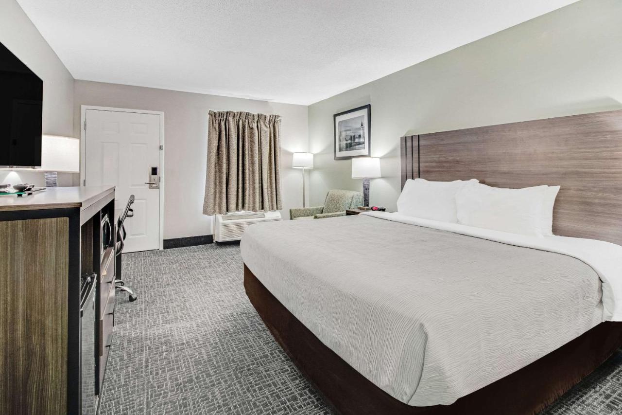 | Quality Inn - White House