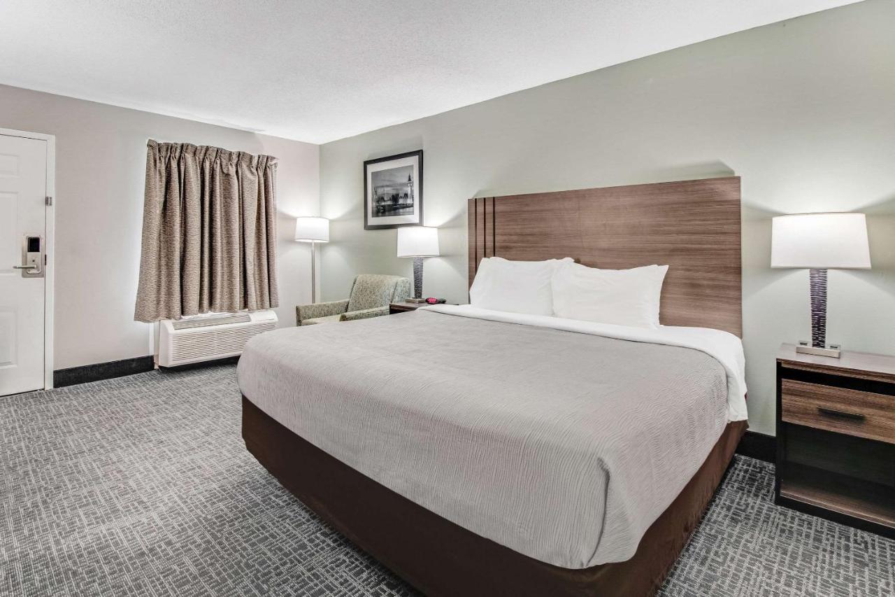 | Quality Inn - White House