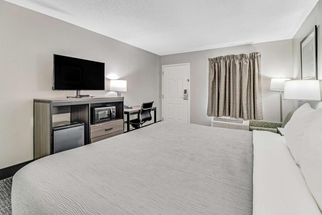 | Quality Inn - White House