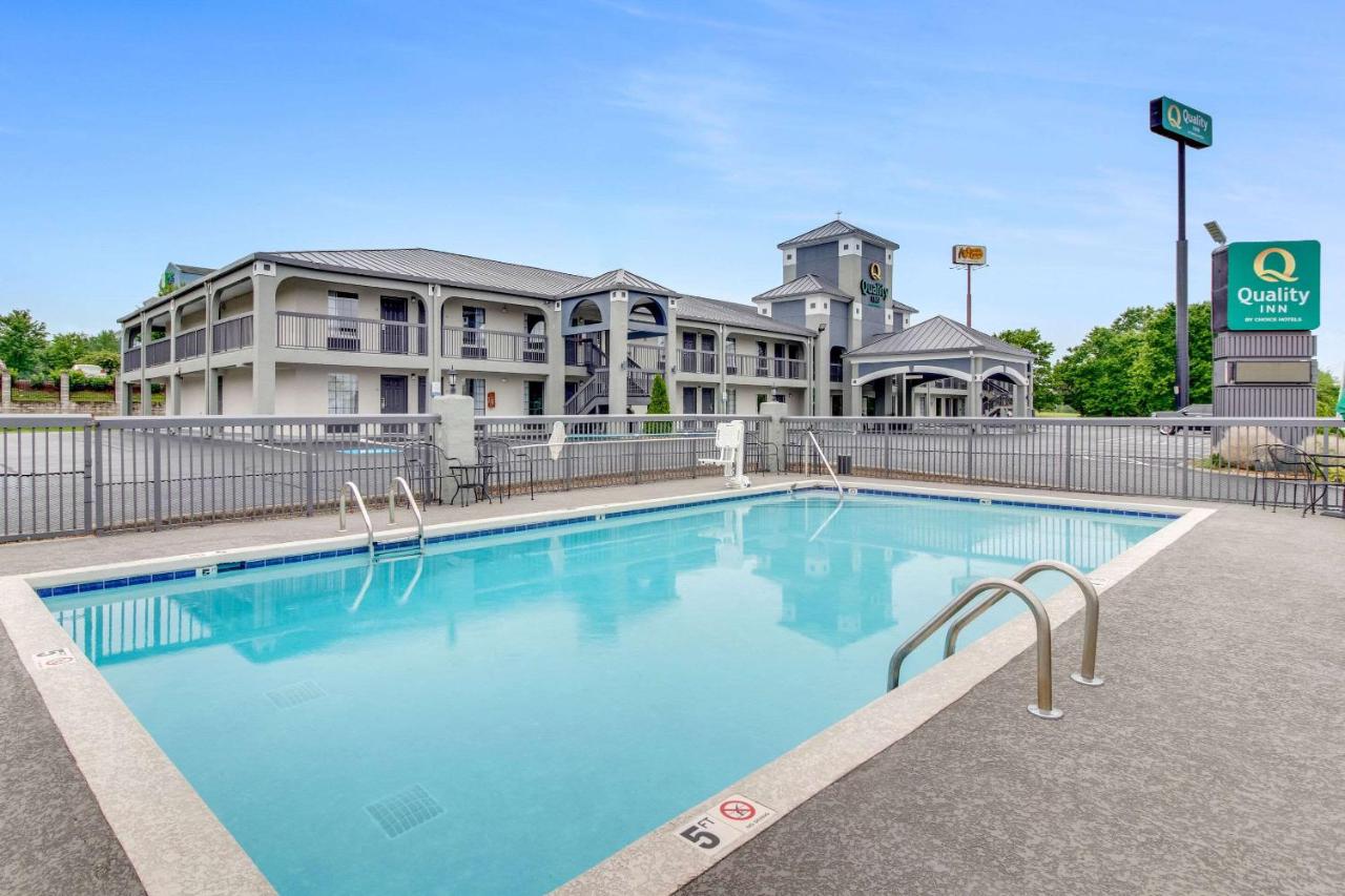 | Quality Inn - White House