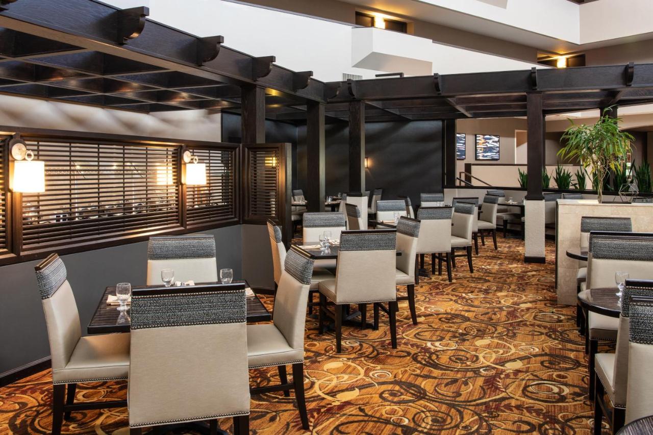 | Sheraton Minneapolis West Hotel