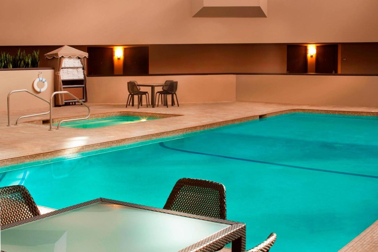 | Sheraton Minneapolis West Hotel