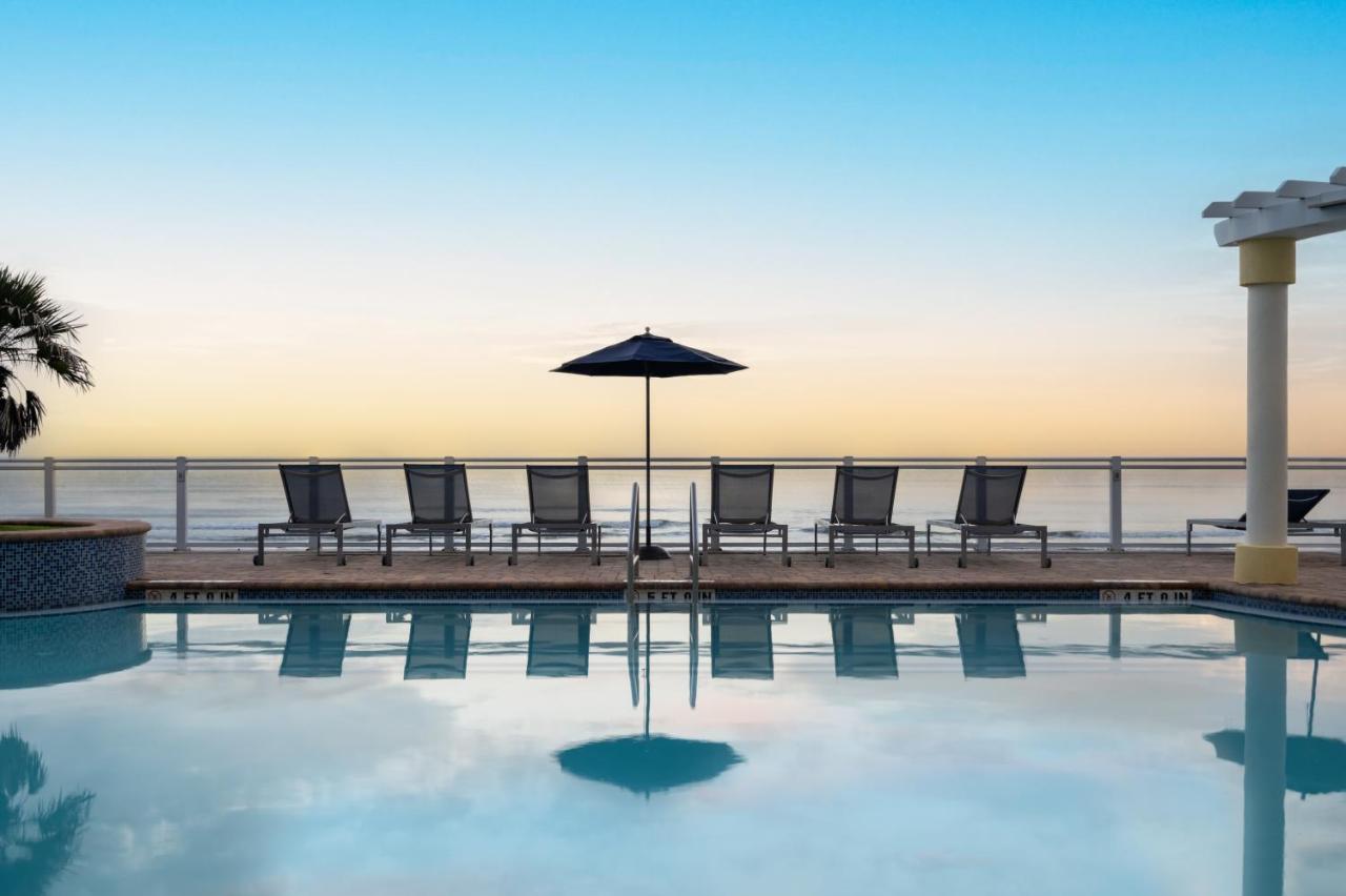 Queen Room with Two Queen Beds with Pool View at Hilton Garden Inn Daytona Beach Oceanfront