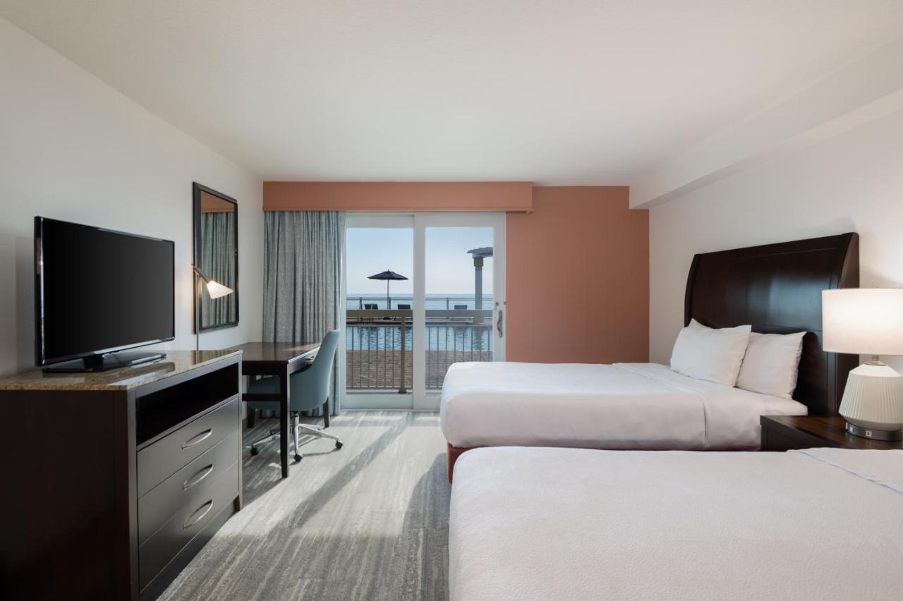 Queen Room with Two Queen Beds with Pool View at Hilton Garden Inn Daytona Beach Oceanfront