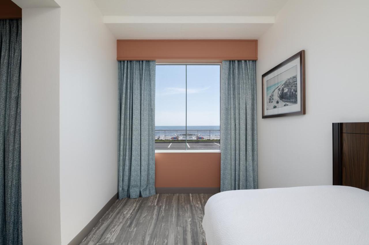 Deluxe Queen Room with Two Queen Beds and Balcony with Ocean-Front View at Hilton Garden Inn Daytona Beach Oceanfront