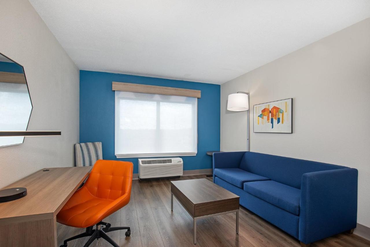 | Holiday Inn Express Hotel Ooltewah Springs-Chattanooga, an IHG Hotel