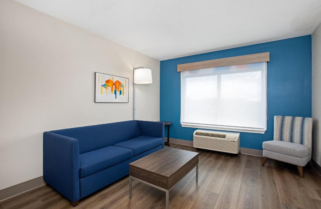 | Holiday Inn Express Hotel Ooltewah Springs-Chattanooga, an IHG Hotel
