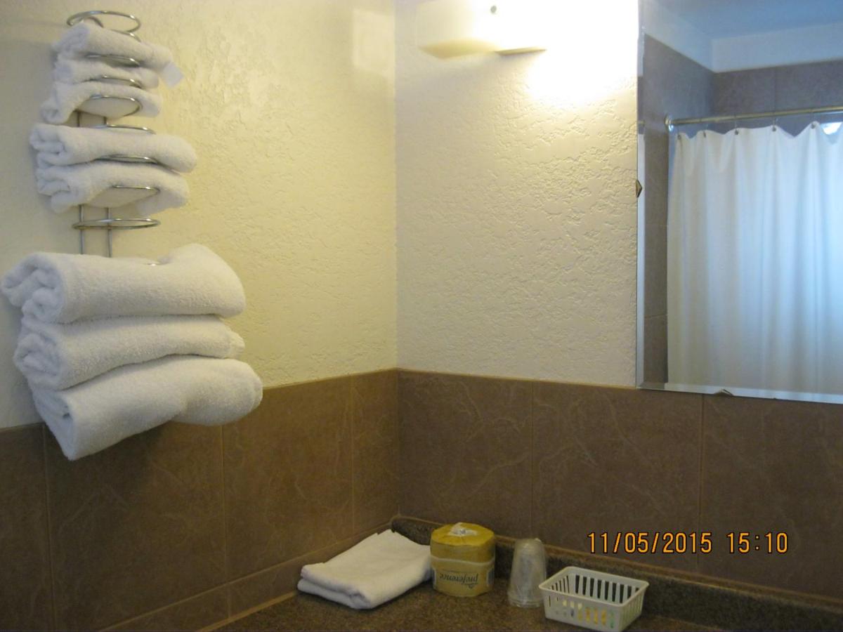 Queen Room with Two Queen Beds - Non-Smoking at Circle S Lodge