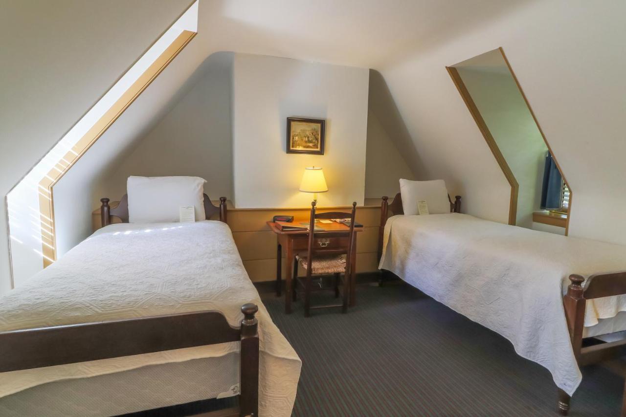 | Colonial Houses - A Colonial Williamsburg Hotel