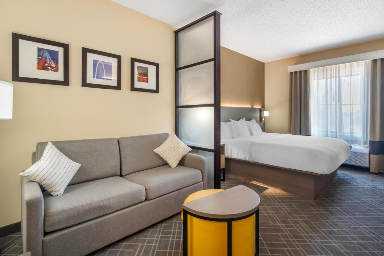 King Suite - Non-Smoking at Comfort Suites McKinney - Allen
