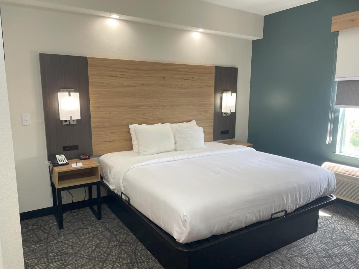 King Suite - Accessible/Non-Smoking at Quality Inn Richmond
