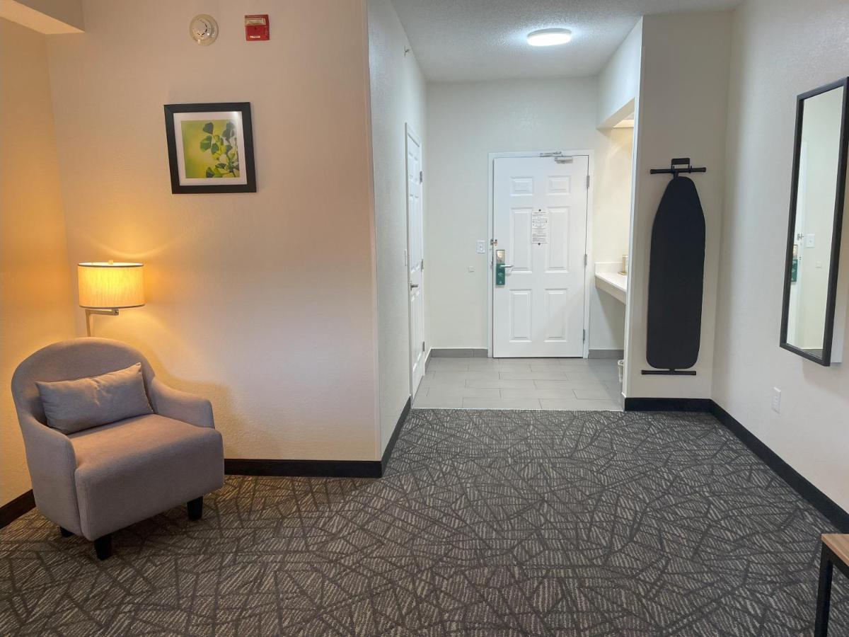 King Room - Non-Smoking at Quality Inn Richmond
