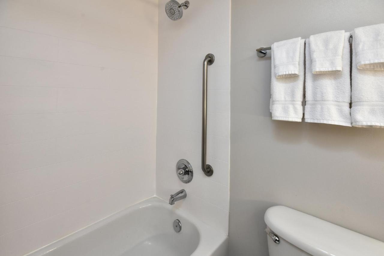 | Holiday Inn Express Richmond I-64 Short Pump Area, an IHG Hotel