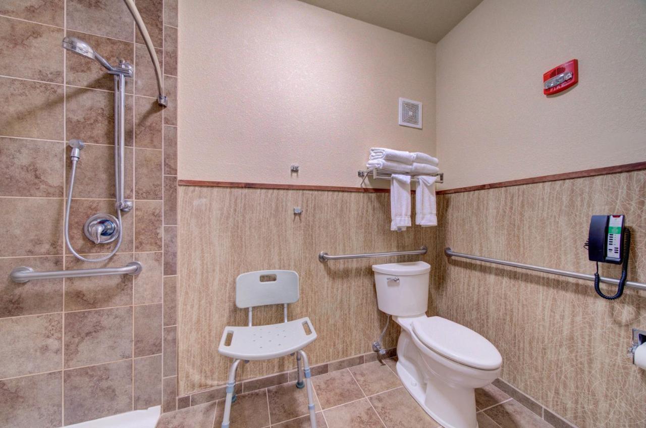 | Holiday Inn - West Yellowstone, an IHG Hotel