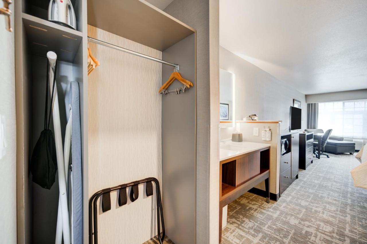 | Holiday Inn - West Yellowstone, an IHG Hotel