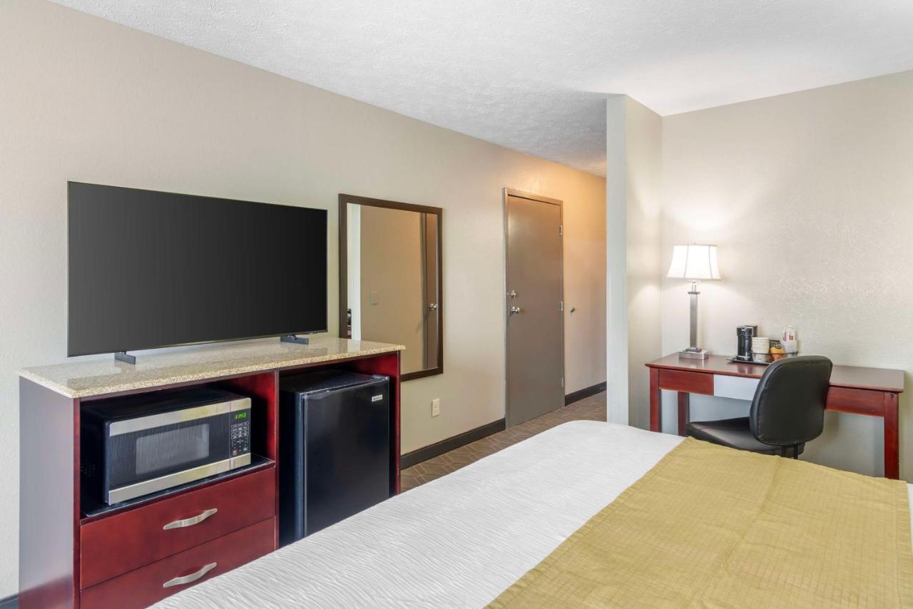 King Room - Non-Smoking at Best Western Auburn/Opelika Inn
