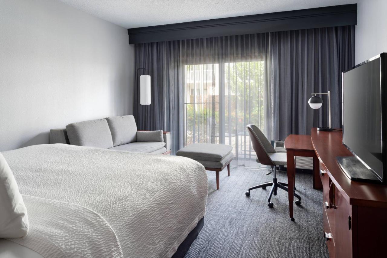 Guest room, 1 King, Sofa bed, Courtyard view at Courtyard by Marriott West Palm Beach