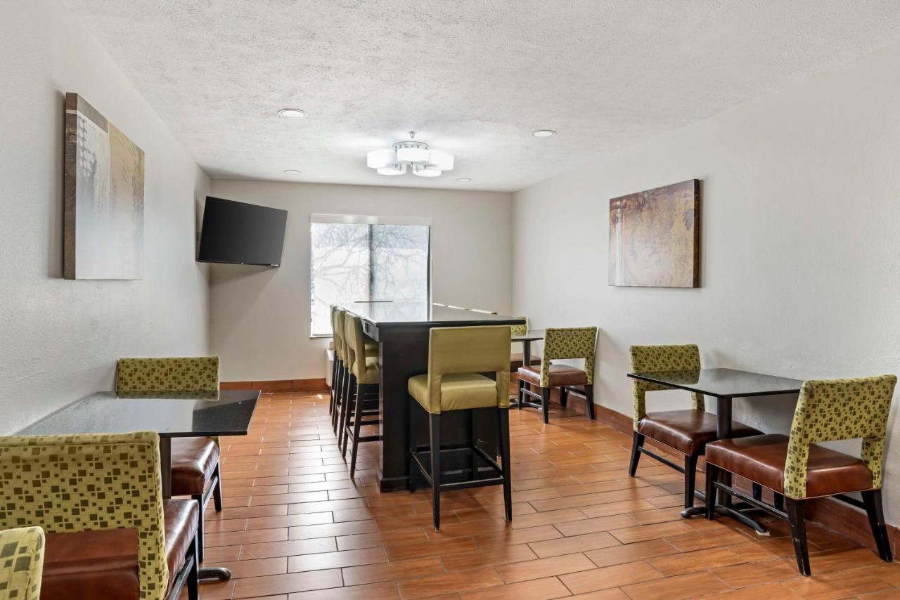 | Best Western Canton Inn