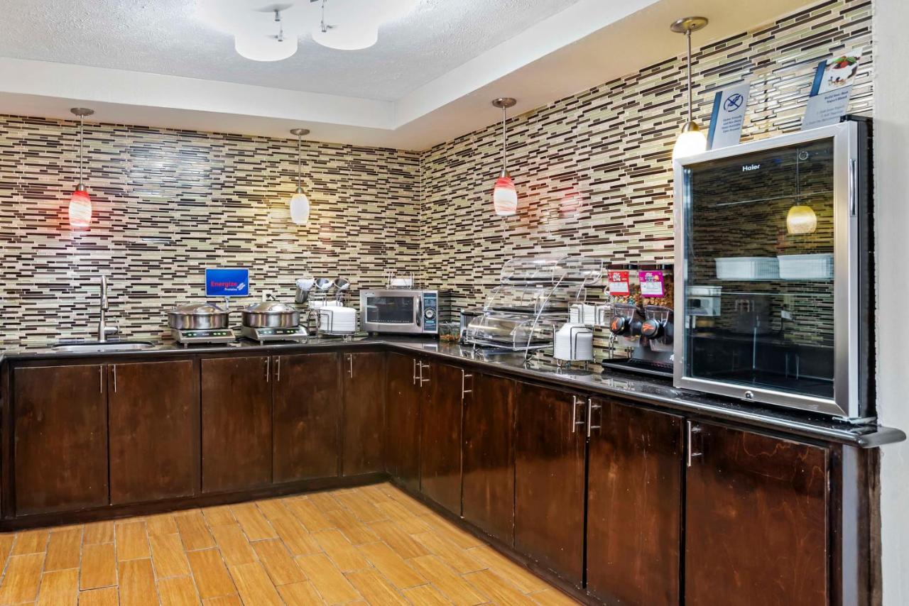 | Best Western Canton Inn