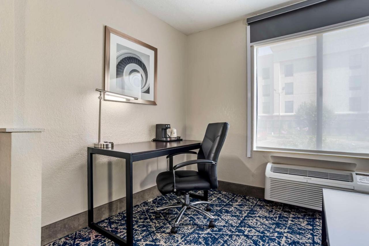 | Best Western Canton Inn