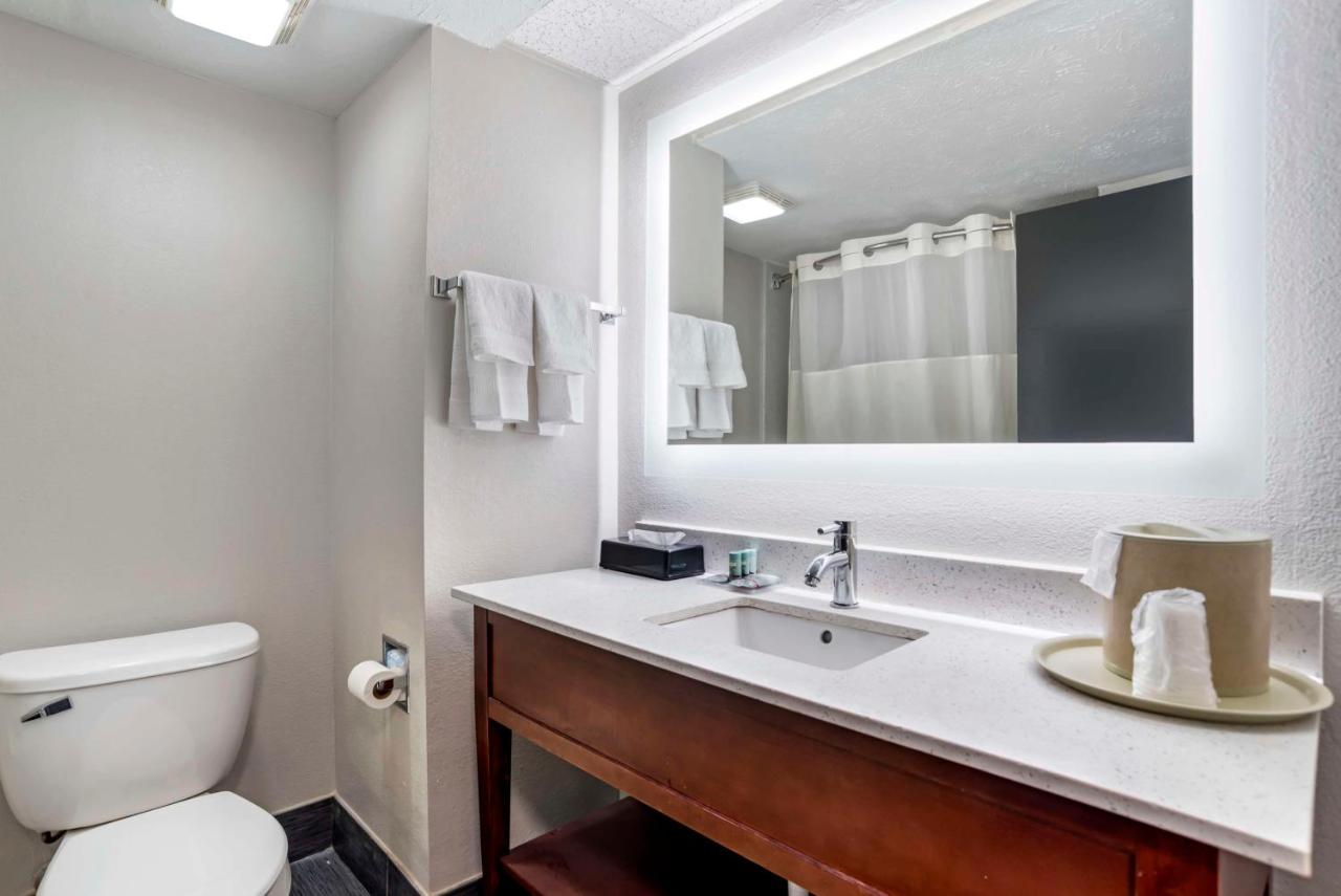 | Best Western Canton Inn