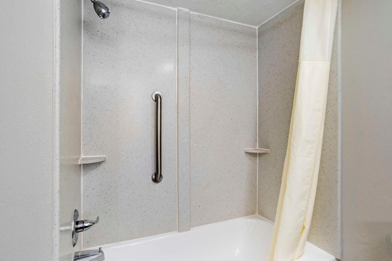 | Best Western Canton Inn