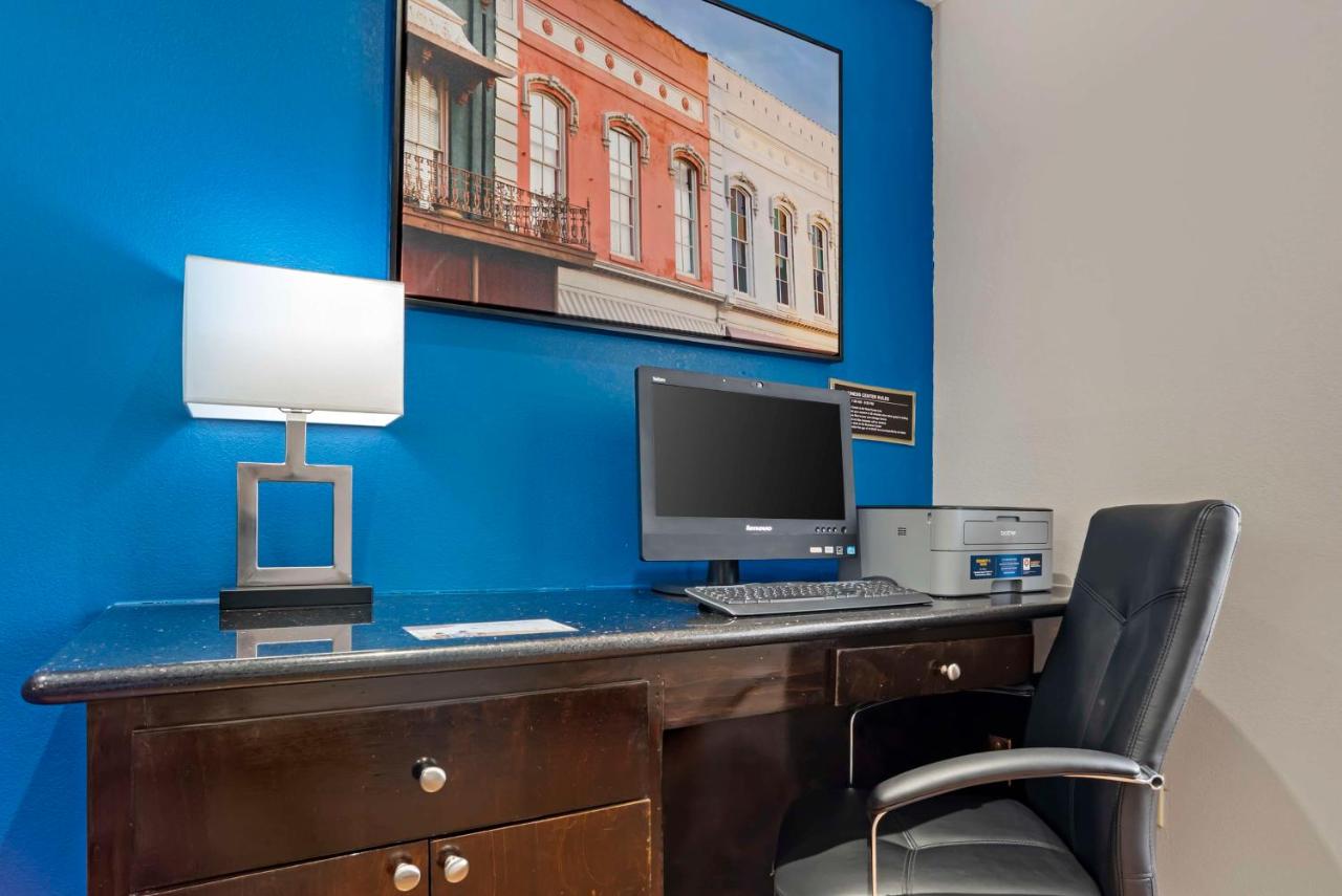 | Best Western Canton Inn