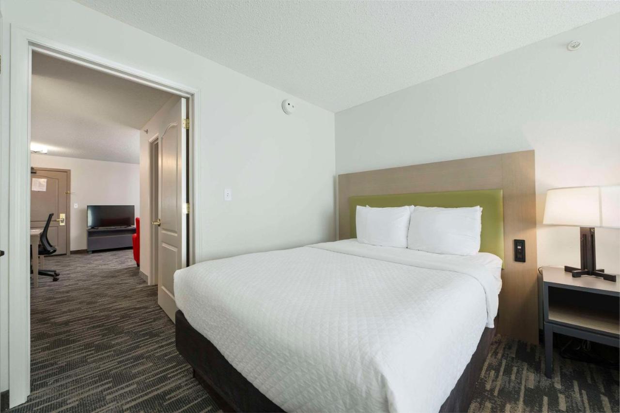 | Country Inn & Suites by Radisson Lake George