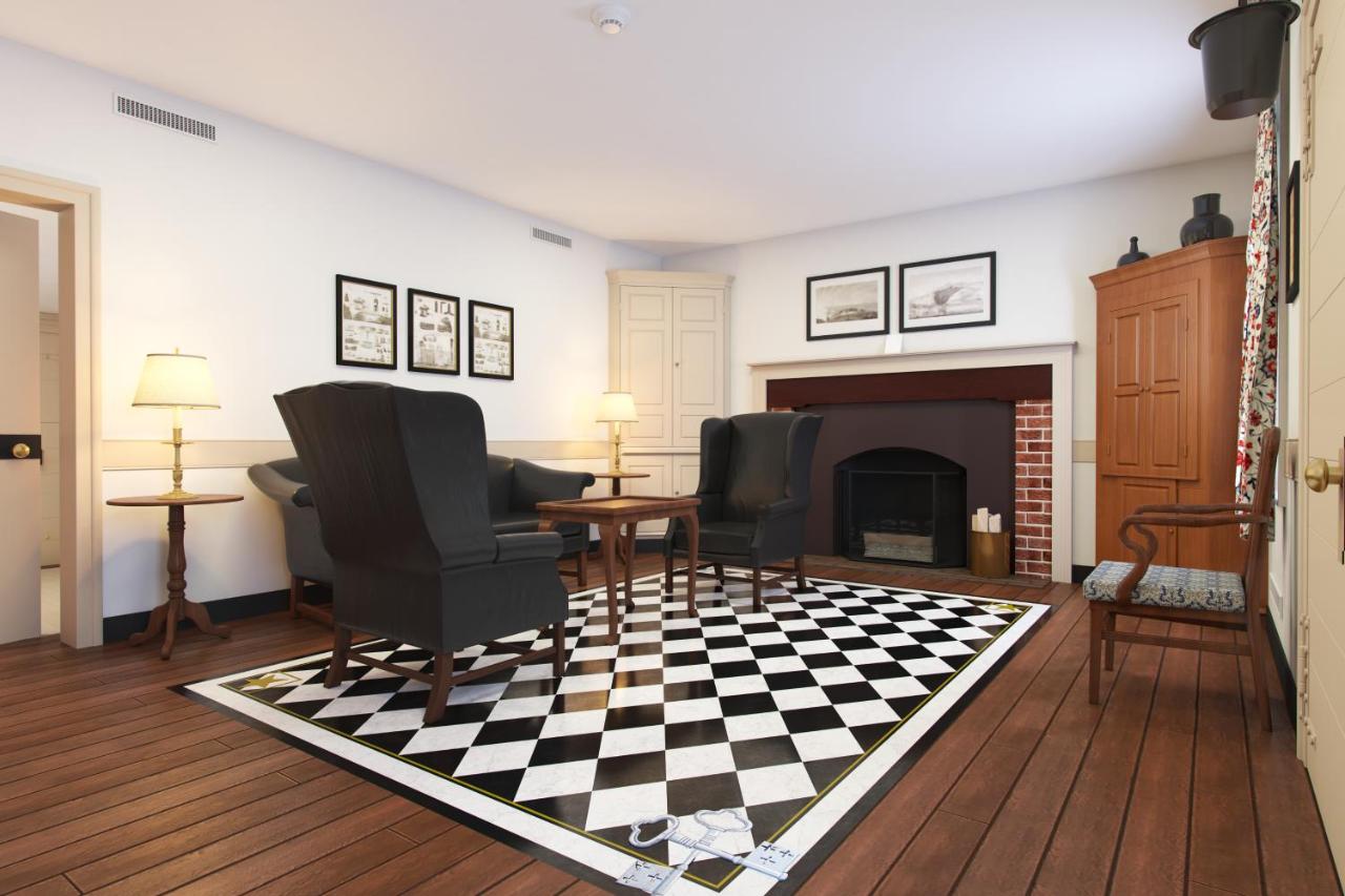 | Colonial Houses - A Colonial Williamsburg Hotel