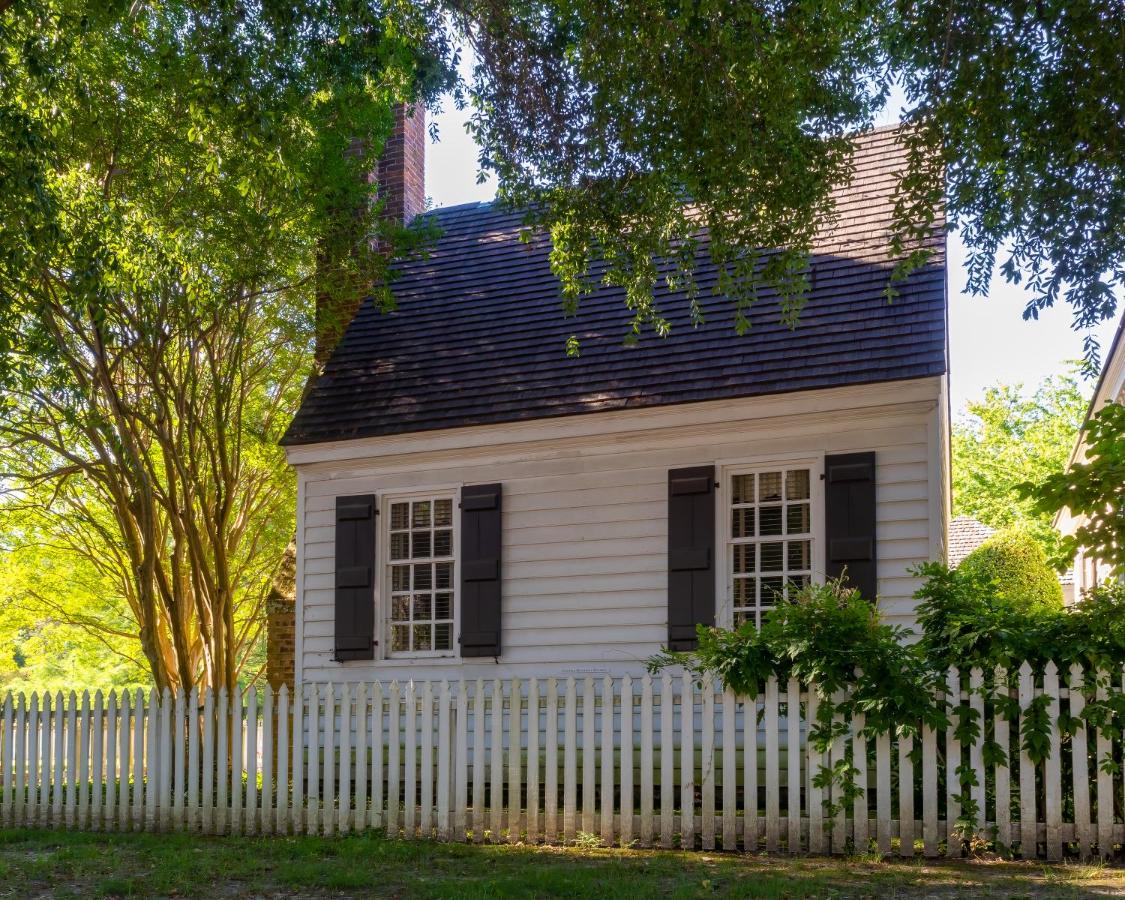 | Colonial Houses - A Colonial Williamsburg Hotel