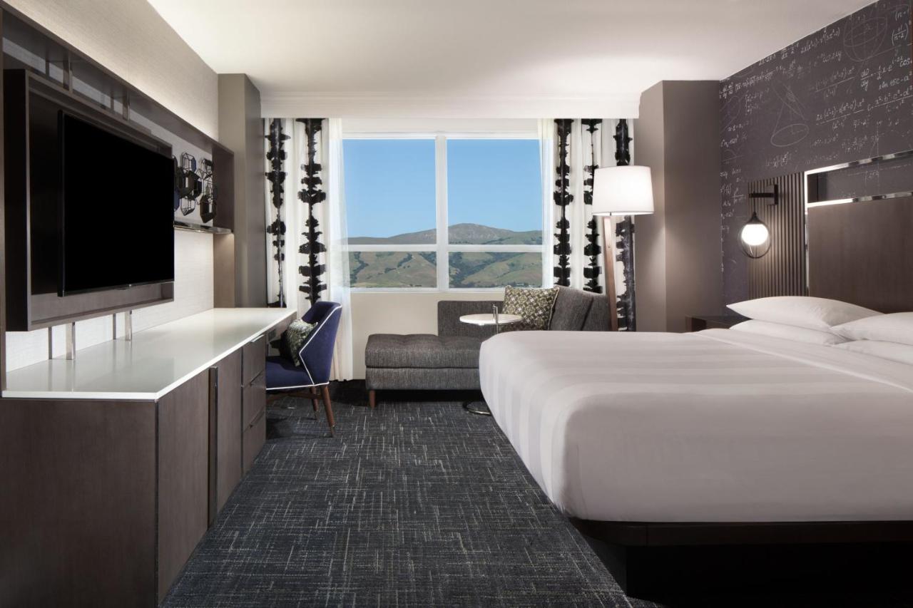 Standard King Room at Fremont Marriott Silicon Valley