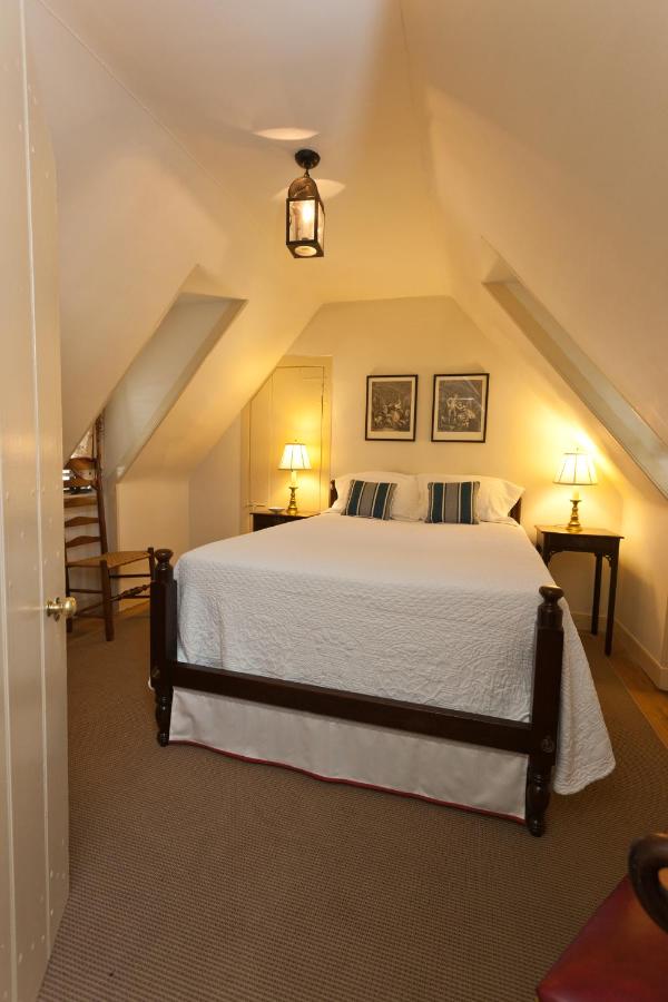 | Colonial Houses - A Colonial Williamsburg Hotel