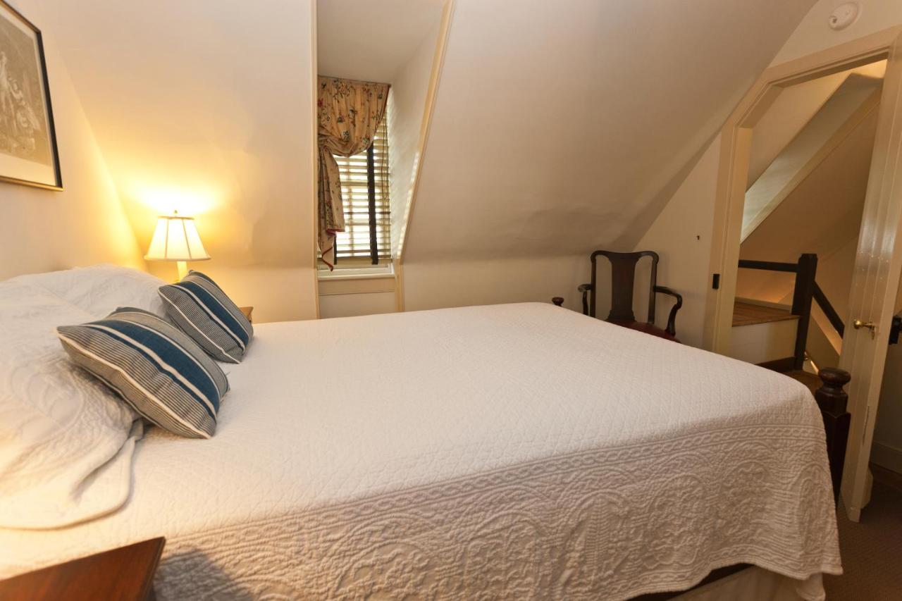 | Colonial Houses - A Colonial Williamsburg Hotel