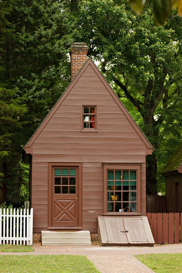 | Colonial Houses - A Colonial Williamsburg Hotel