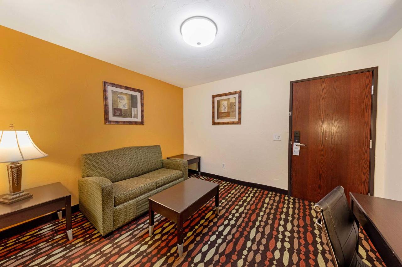  | Best Western Greentree Inn & Suites