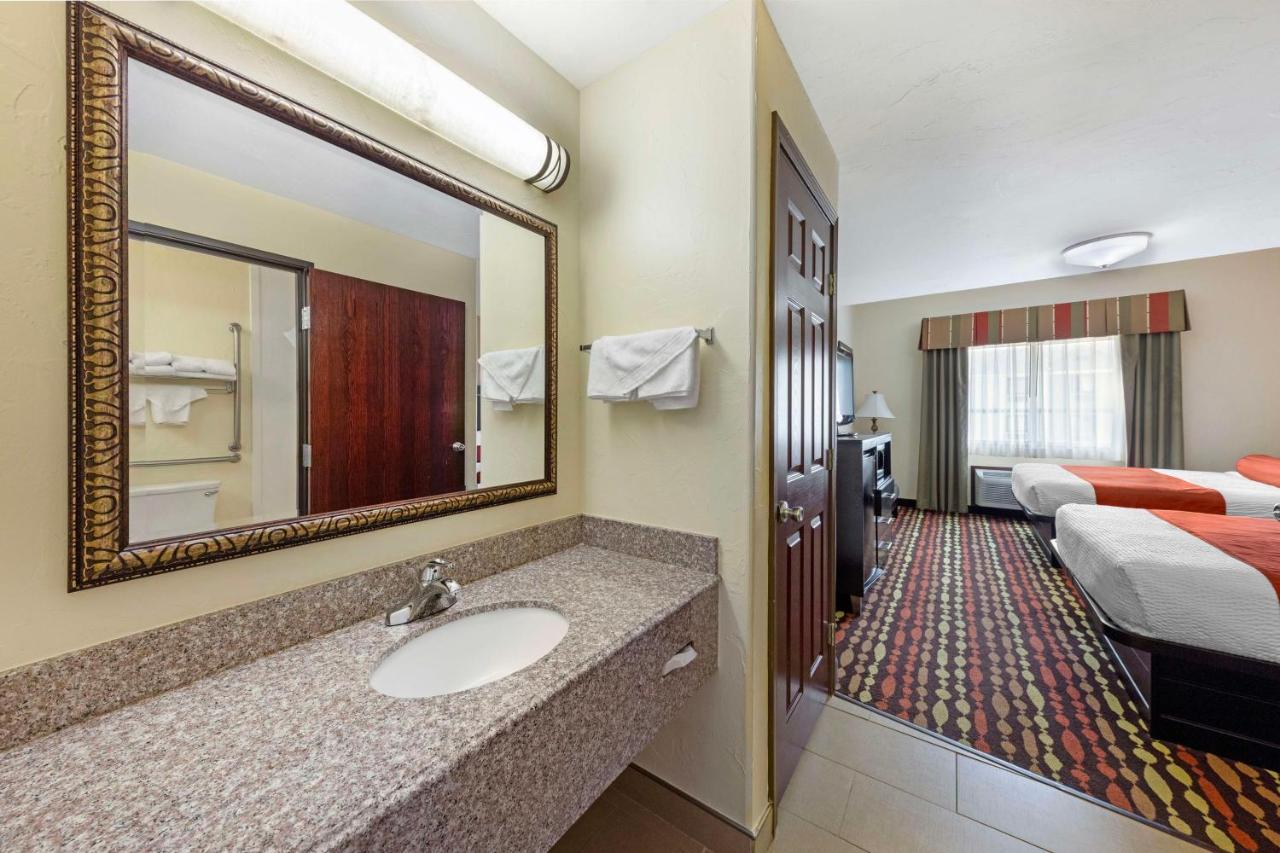  | Best Western Greentree Inn & Suites