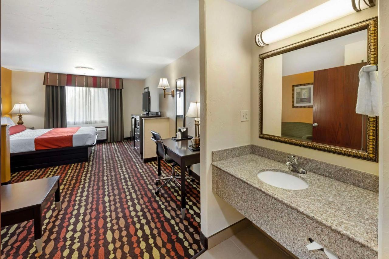  | Best Western Greentree Inn & Suites